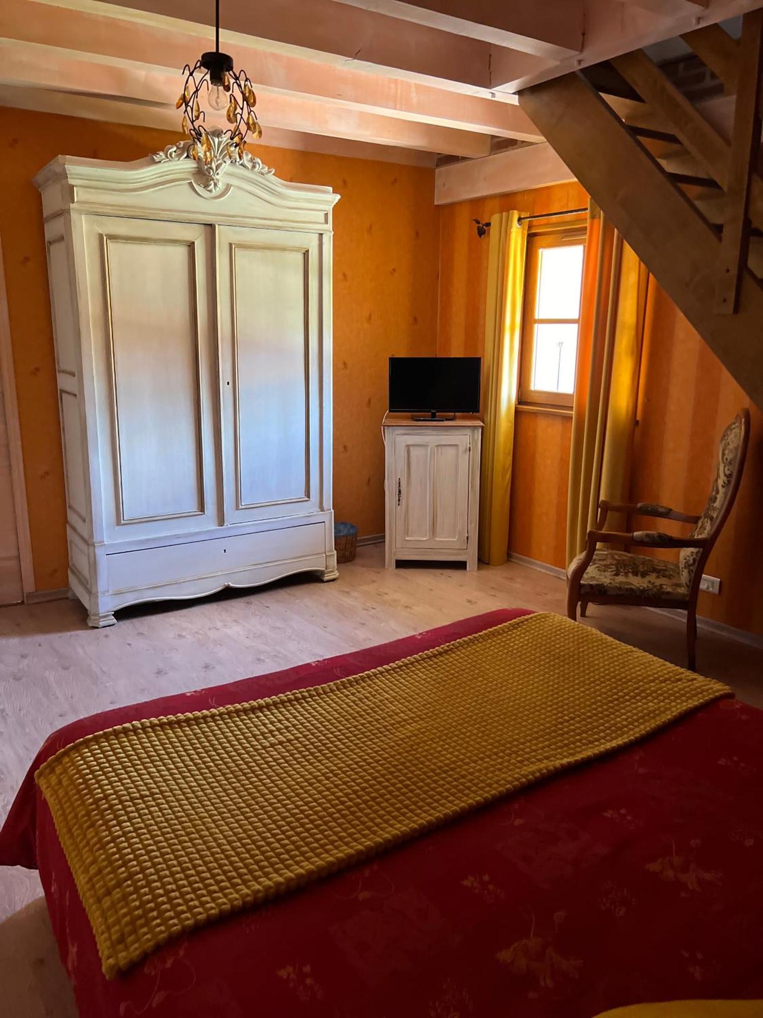 Bed and Breakfast La Grange De Felix Fontainebrux Экстерьер фото